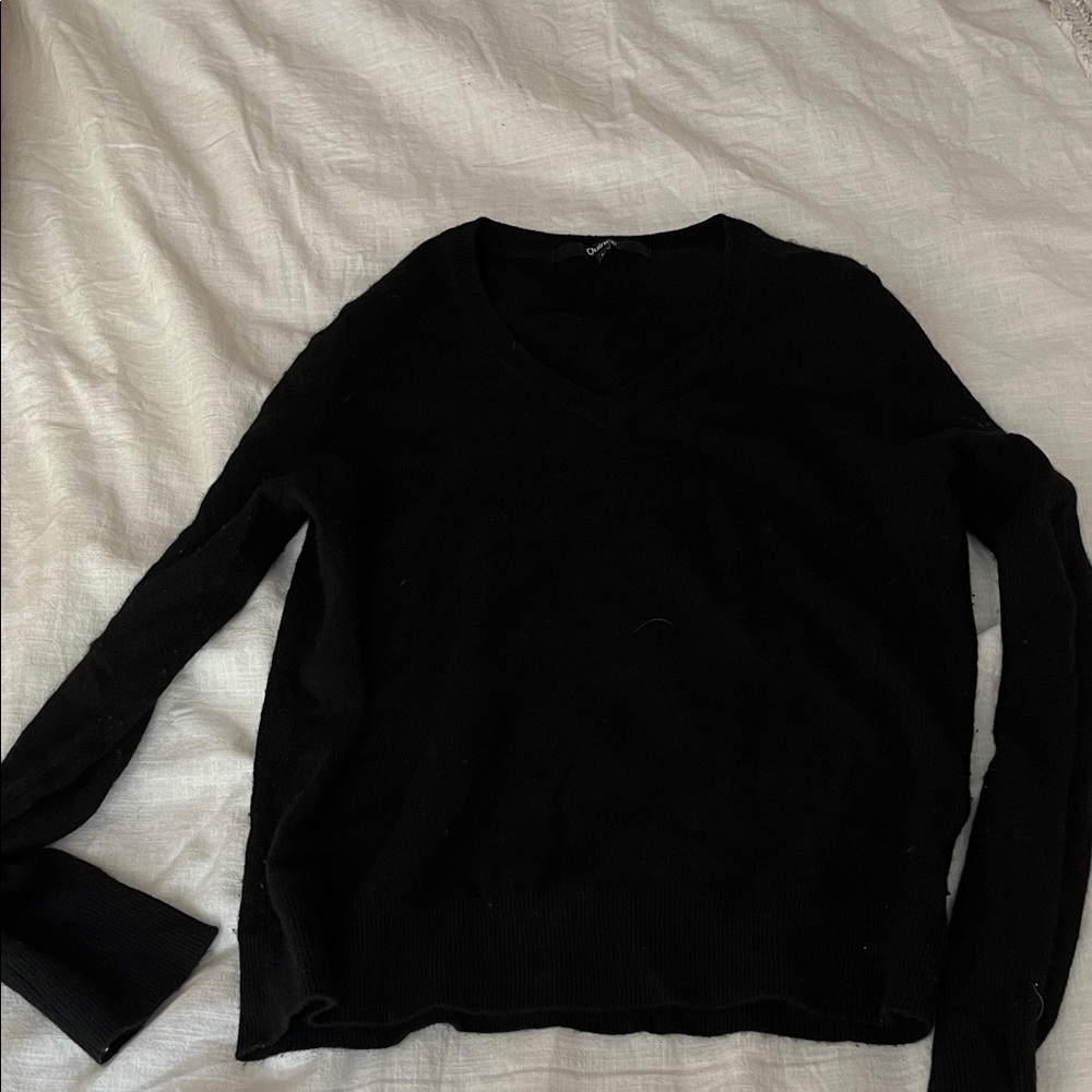 Quince Cashmere Black V-Neck Sweater